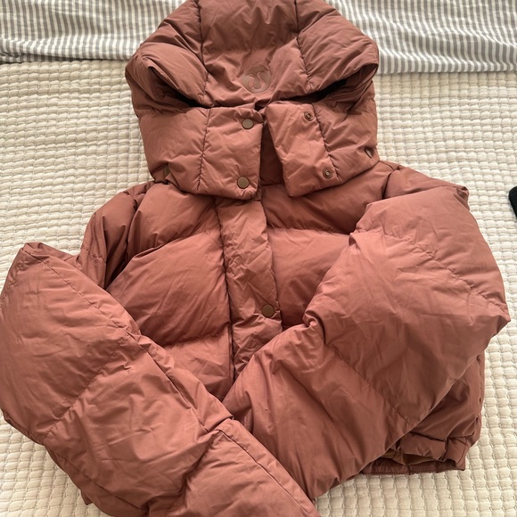 Lululemon cropped wunder puffer jacket size 4 EUC - Picture 1 of 3